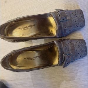 Fairly use ,in great condition,just cleaning up my closet